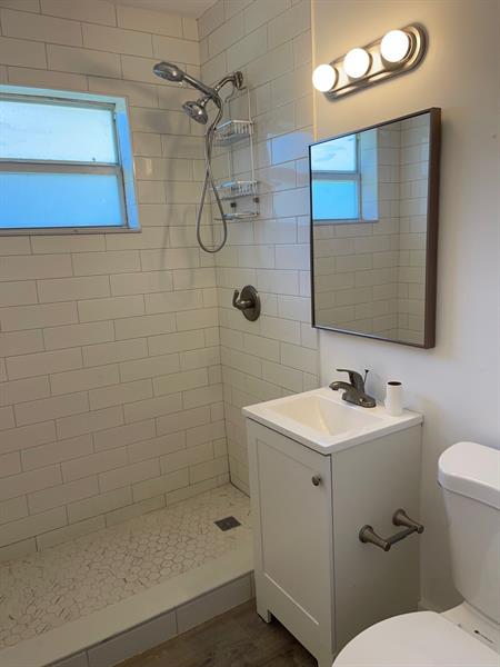 Image 8 of 17 For 828 16th Ave