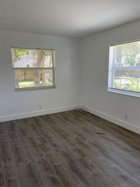 Image 9 of 17 For 828 16th Ave