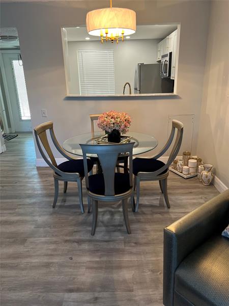 Image 9 of 27 For 9070 Lime Bay Blvd  209