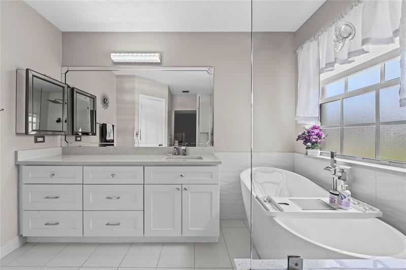 Image 16 of 28 For 4405 Macarthur Palm Trl  4505