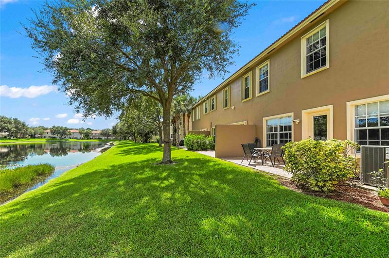 Image 24 of 28 For 4405 Macarthur Palm Trl  4505