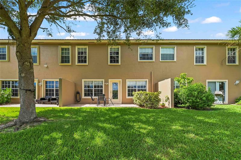 Image 26 of 28 For 4405 Macarthur Palm Trl  4505