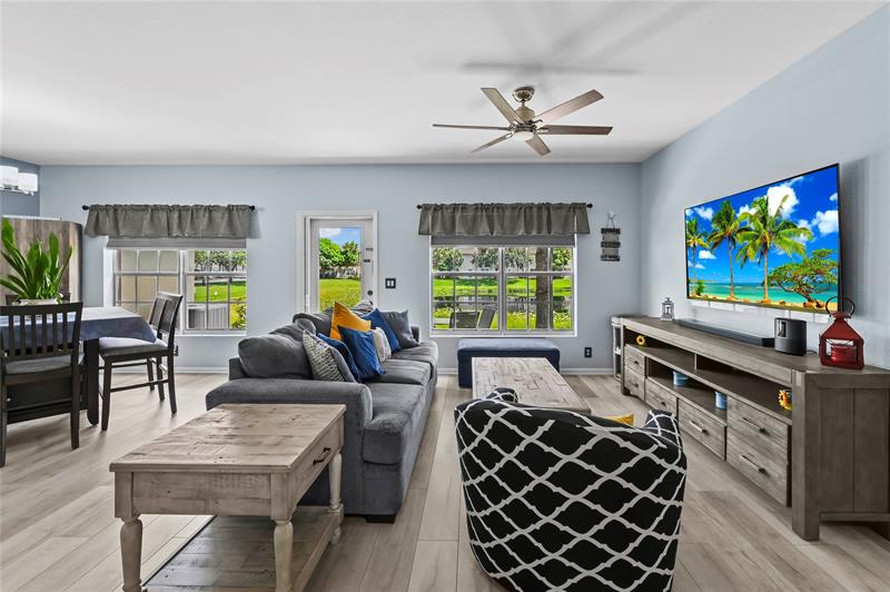 Image 5 of 28 For 4405 Macarthur Palm Trl  4505
