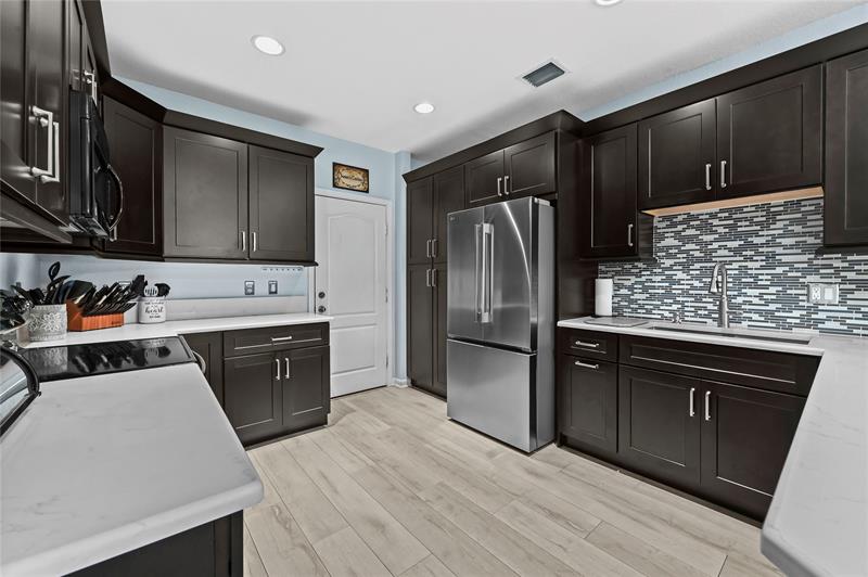 Image 8 of 28 For 4405 Macarthur Palm Trl  4505