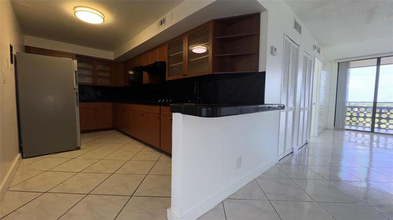 Image 11 of 11 For 4222 Inverrary Blvd  4711