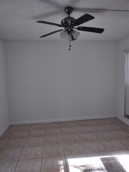 Image 8 of 16 For 5300 6 Ave  F16