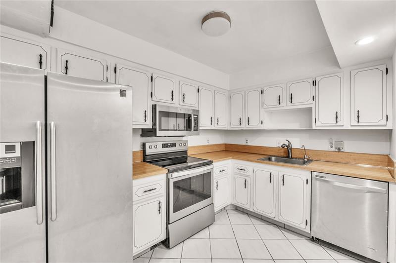 Details for 1681 70th Ave  414, Plantation, FL 33313