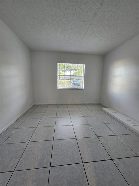 Image 12 of 100 For 501 8th St  103