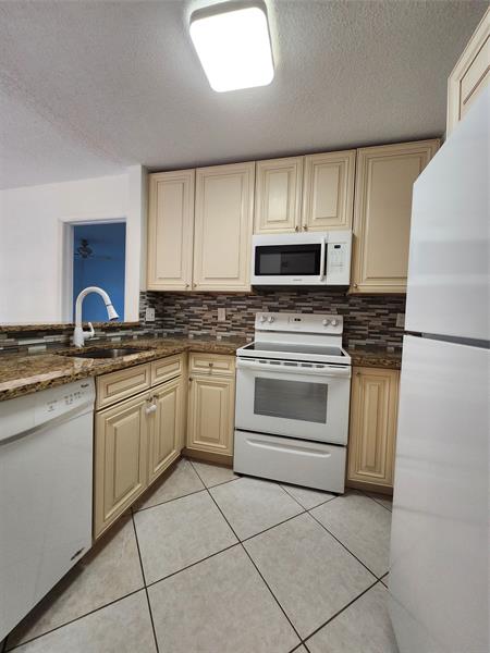 Image 24 of 100 For 501 8th St  103