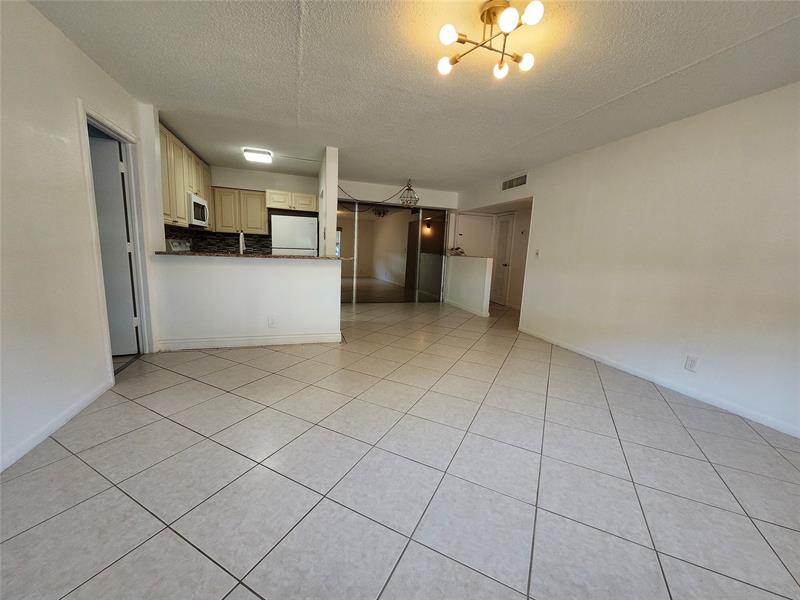 Image 31 of 100 For 501 8th St  103