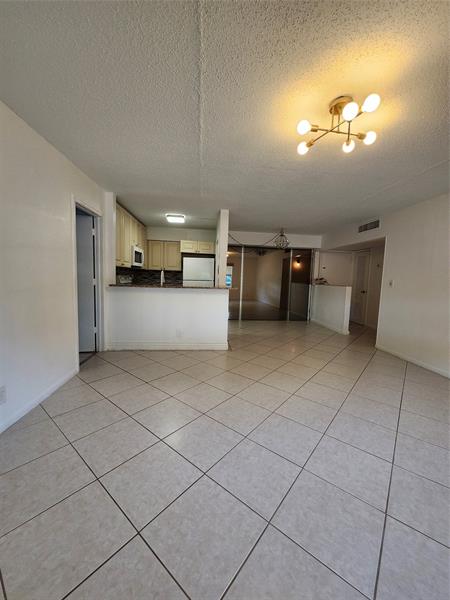 Image 32 of 100 For 501 8th St  103