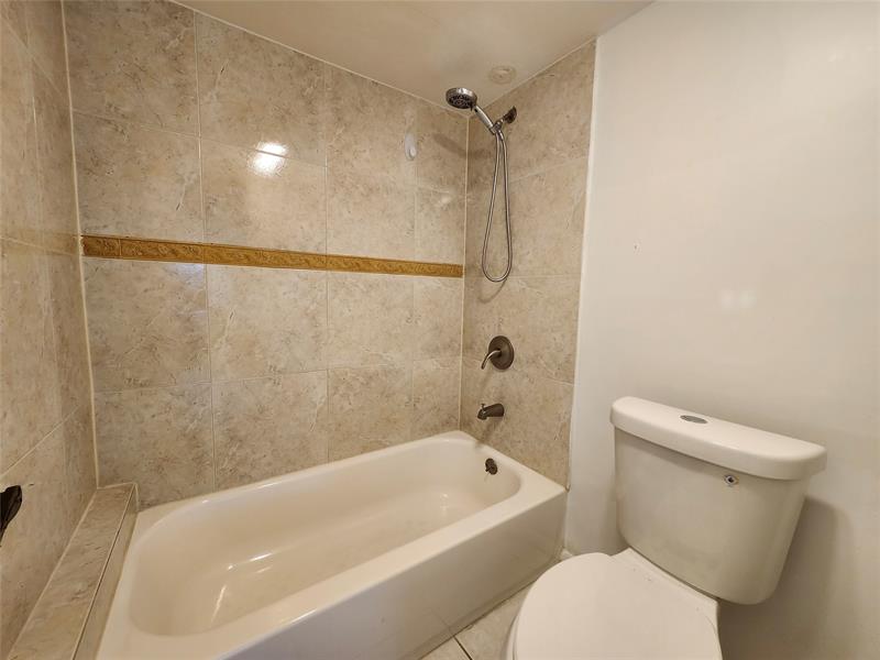 Image 35 of 100 For 501 8th St  103