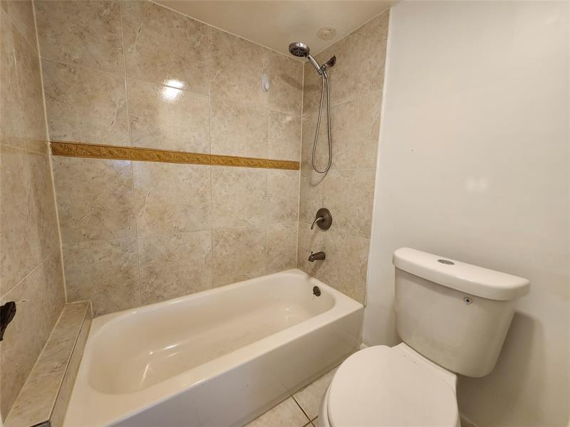 Image 37 of 100 For 501 8th St  103