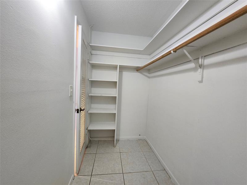 Image 39 of 100 For 501 8th St  103