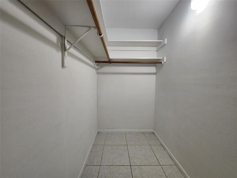 Image 44 of 100 For 501 8th St  103