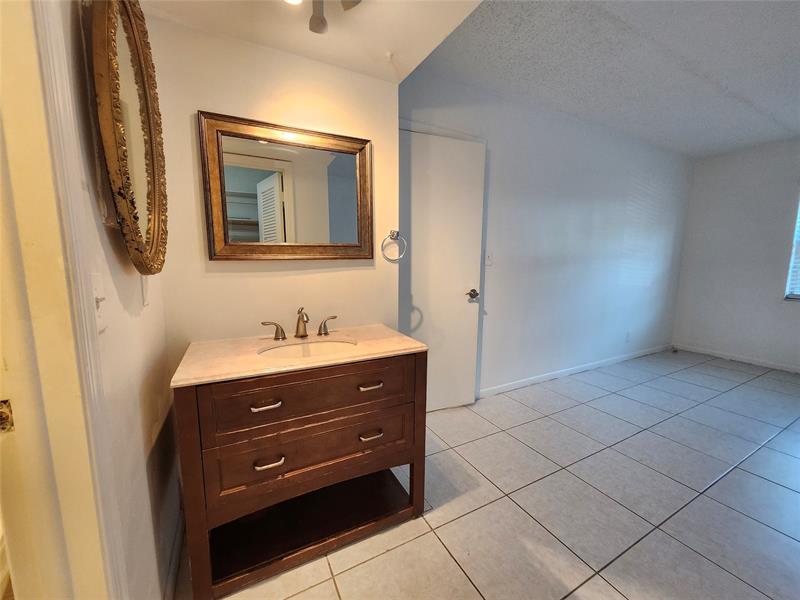 Image 46 of 100 For 501 8th St  103