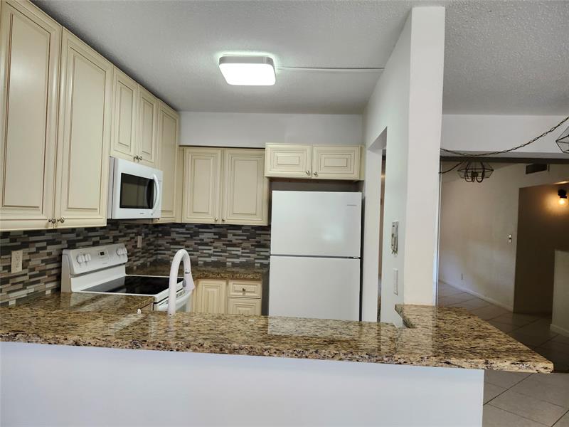 Image 91 of 100 For 501 8th St  103