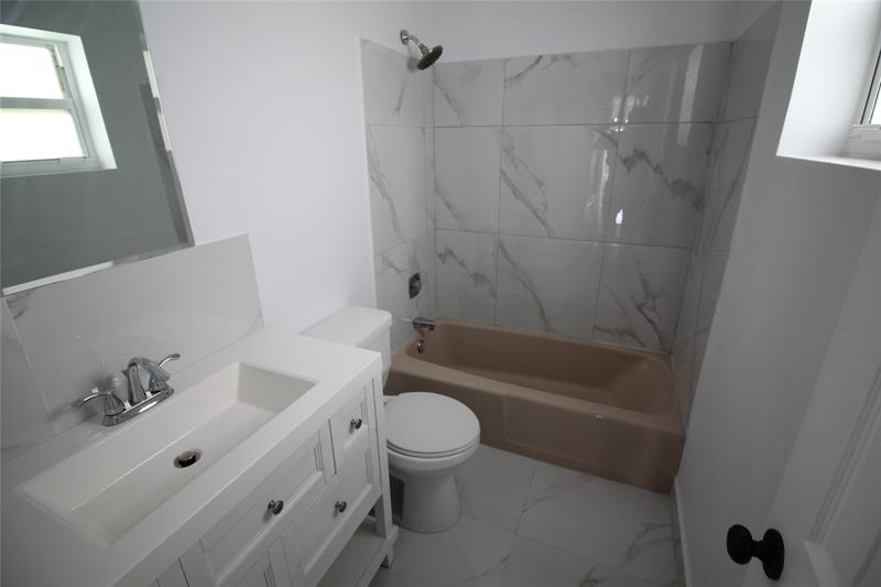 Image 9 of 12 For 160 127th Ave