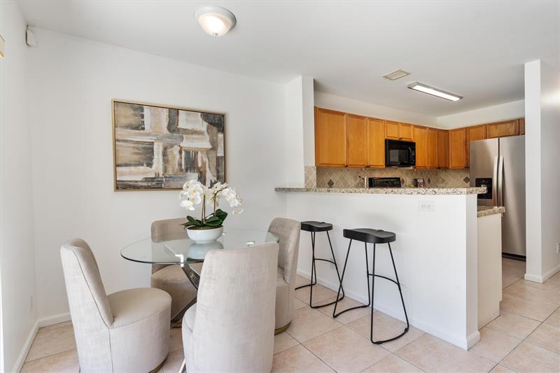 Image 10 of 25 For 10108 Royal Palm Blvd  105-b