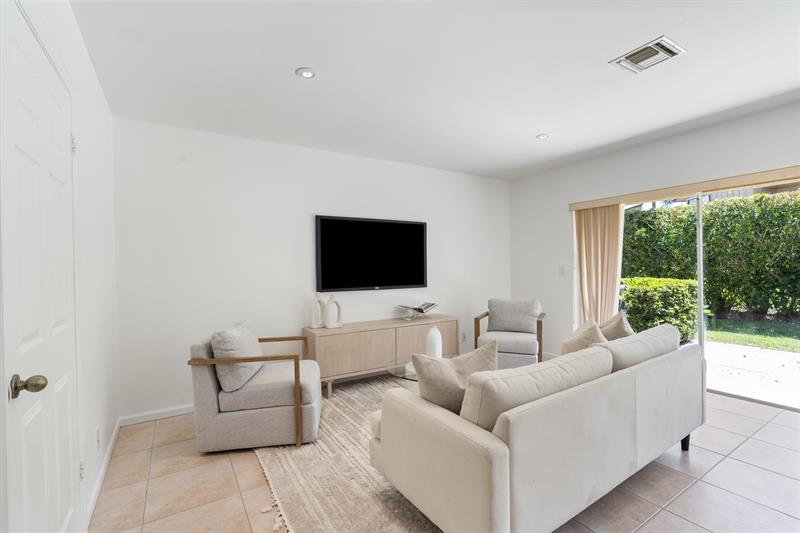 Image 11 of 25 For 10108 Royal Palm Blvd  105-b