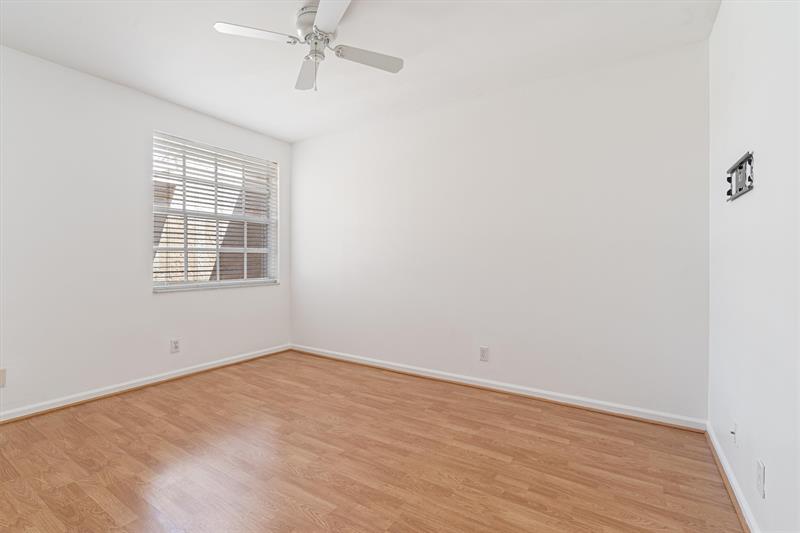 Image 21 of 25 For 10108 Royal Palm Blvd  105-b