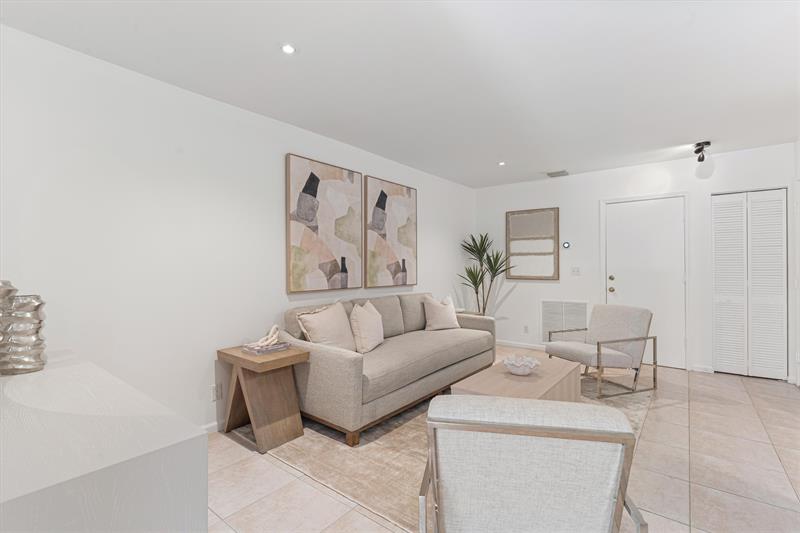 Image 4 of 25 For 10108 Royal Palm Blvd  105-b