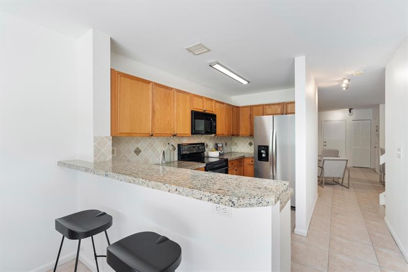 Image 7 of 25 For 10108 Royal Palm Blvd  105-b