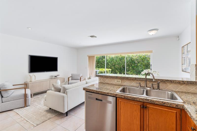 Image 9 of 25 For 10108 Royal Palm Blvd  105-b