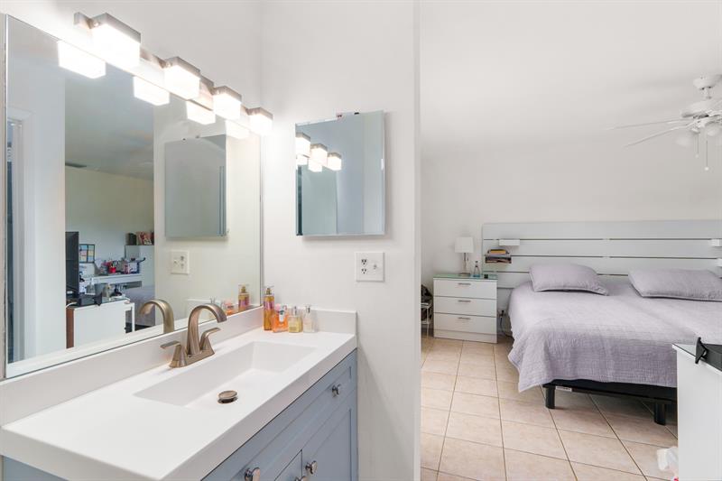 Image 20 of 36 For 2227 45th Ave  2227