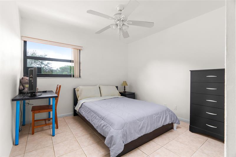 Image 21 of 36 For 2227 45th Ave  2227