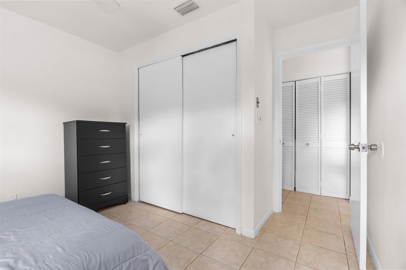 Image 22 of 36 For 2227 45th Ave  2227