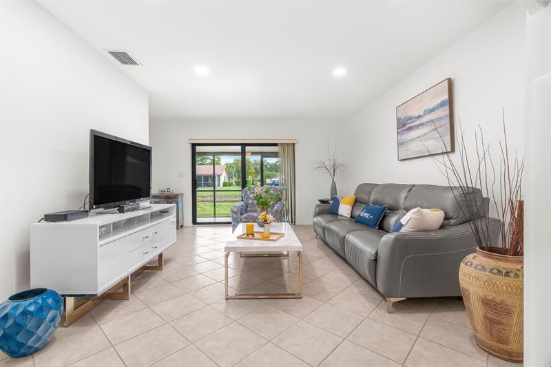 Image 5 of 36 For 2227 45th Ave  2227
