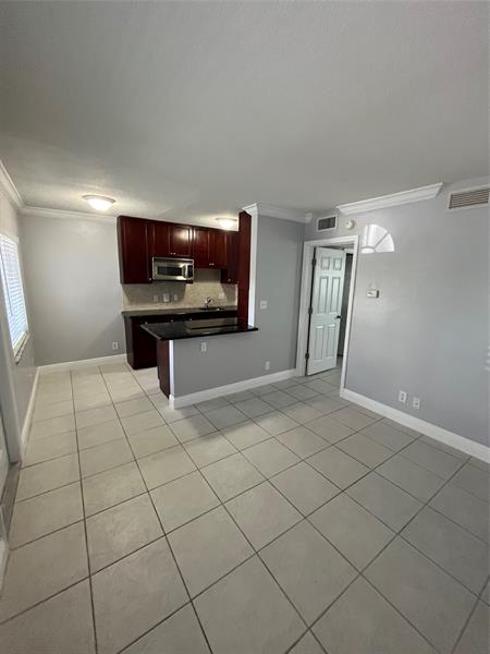 Image 13 of 65 For 1311 18th St  107