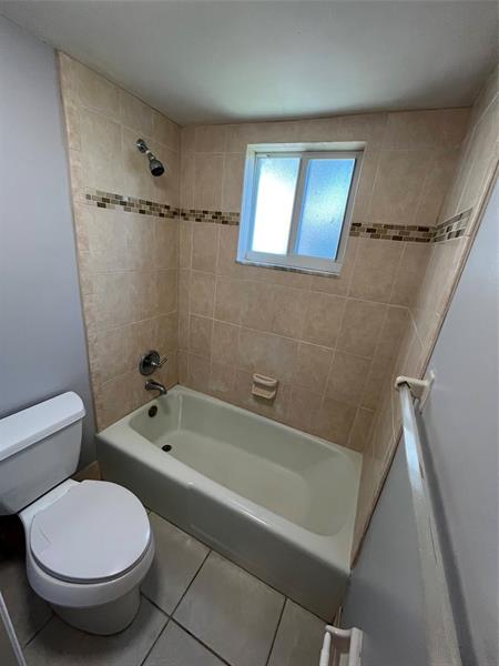 Image 21 of 65 For 1311 18th St  107