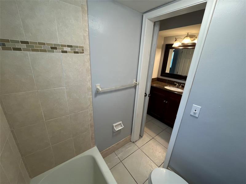 Image 22 of 65 For 1311 18th St  107