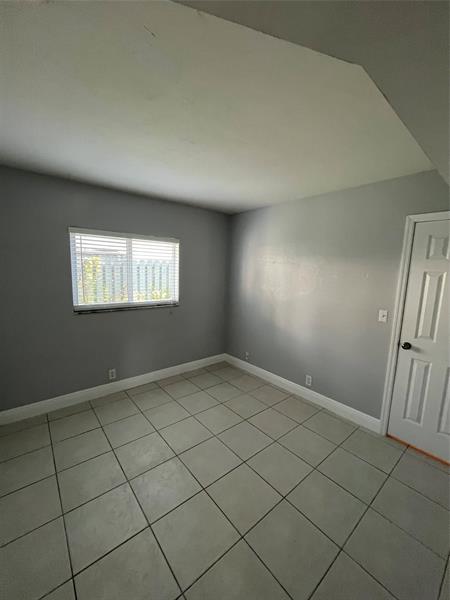 Image 26 of 65 For 1311 18th St  107