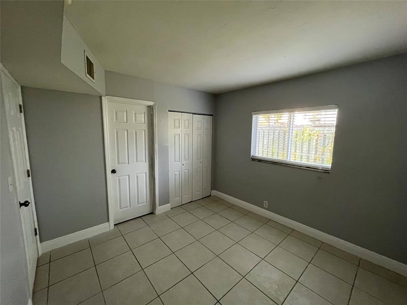 Image 36 of 65 For 1311 18th St  107
