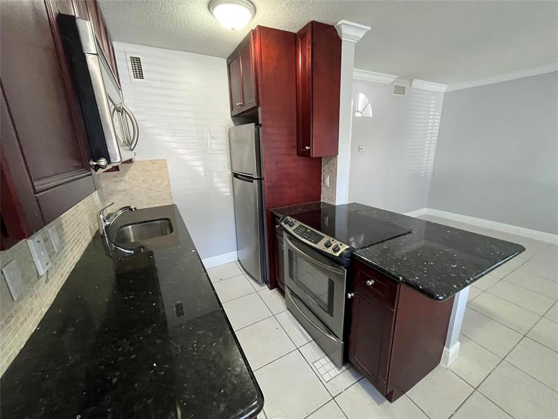 Image 4 of 65 For 1311 18th St  107