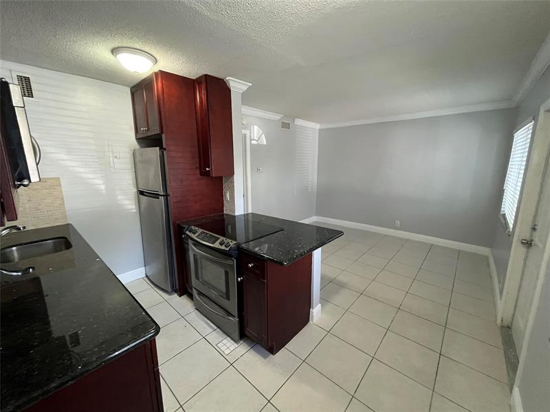 Image 5 of 65 For 1311 18th St  107