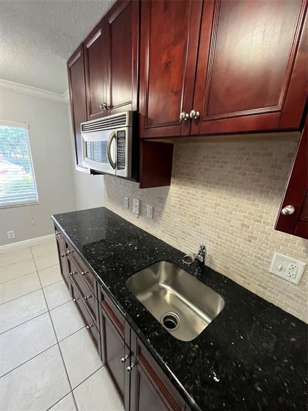 Image 7 of 65 For 1311 18th St  107