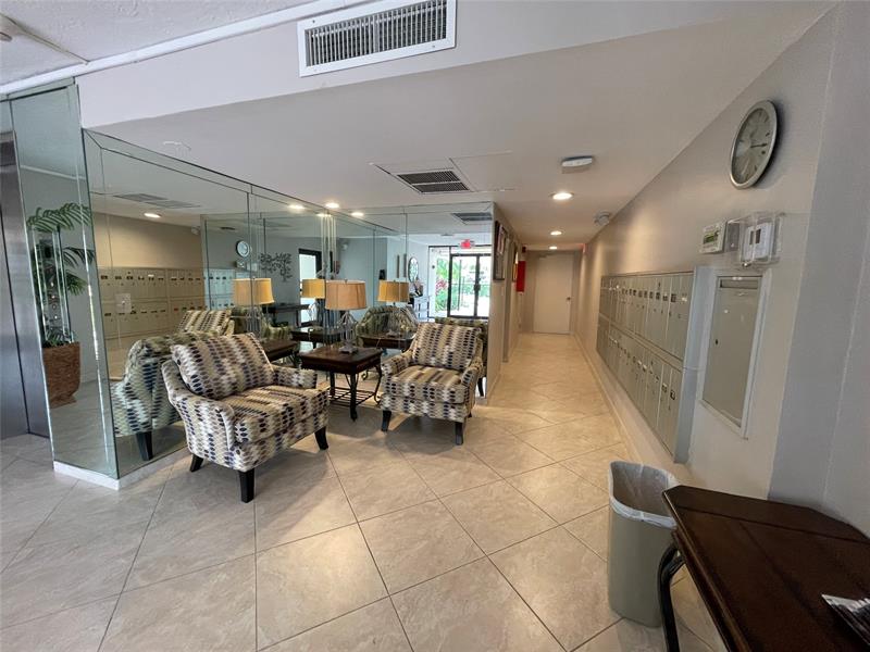 Image 12 of 46 For 3051 Palm Aire Dr  204
