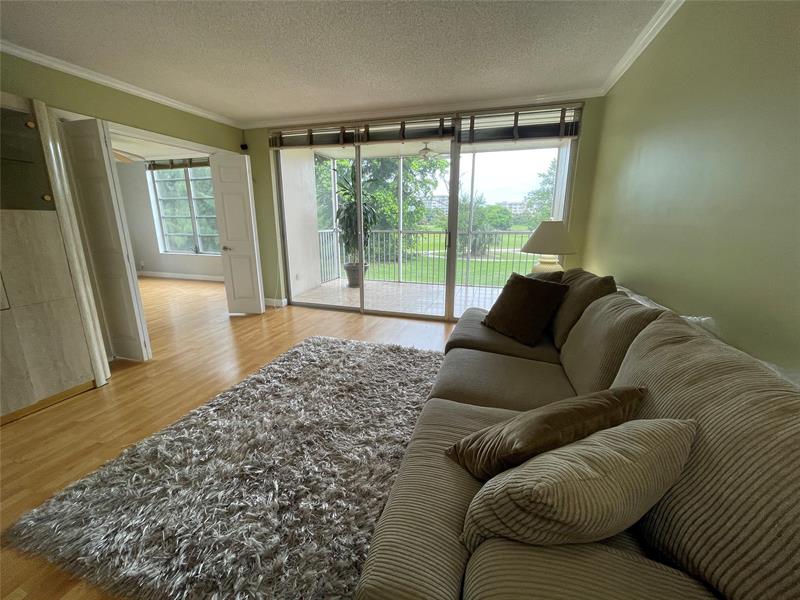 Image 24 of 46 For 3051 Palm Aire Dr  204