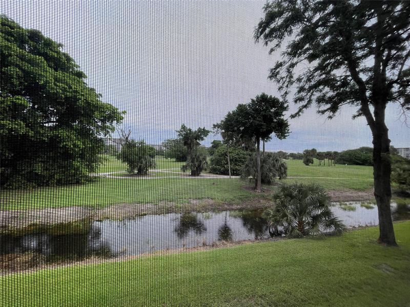 Image 26 of 46 For 3051 Palm Aire Dr  204