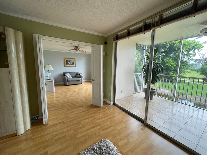 Image 27 of 46 For 3051 Palm Aire Dr  204