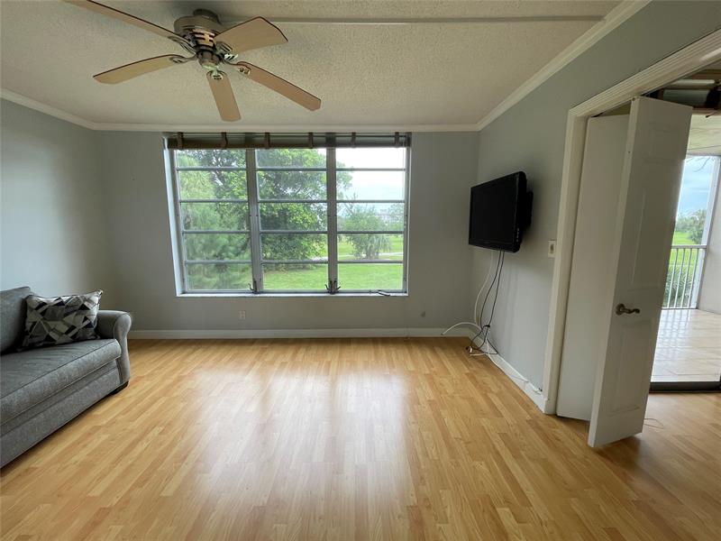 Image 29 of 46 For 3051 Palm Aire Dr  204