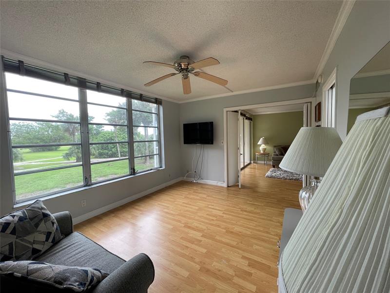 Image 4 of 46 For 3051 Palm Aire Dr  204