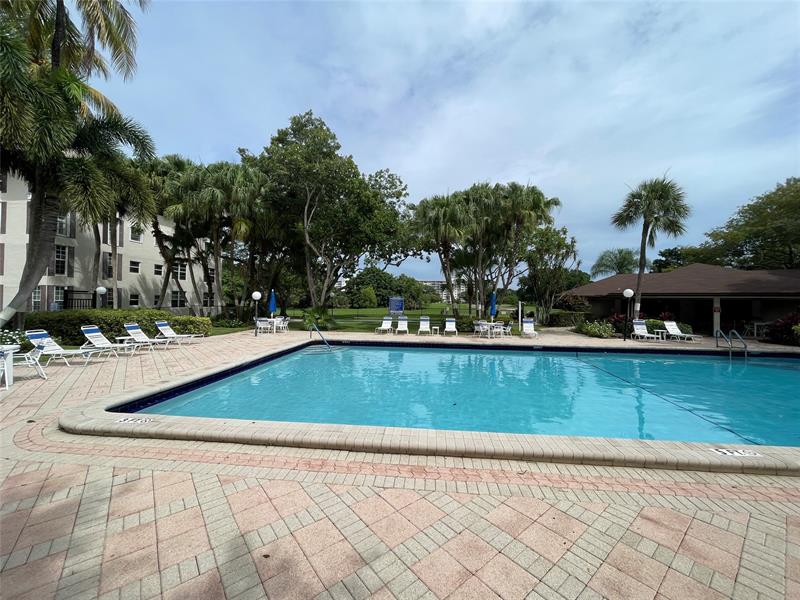 Image 42 of 46 For 3051 Palm Aire Dr  204