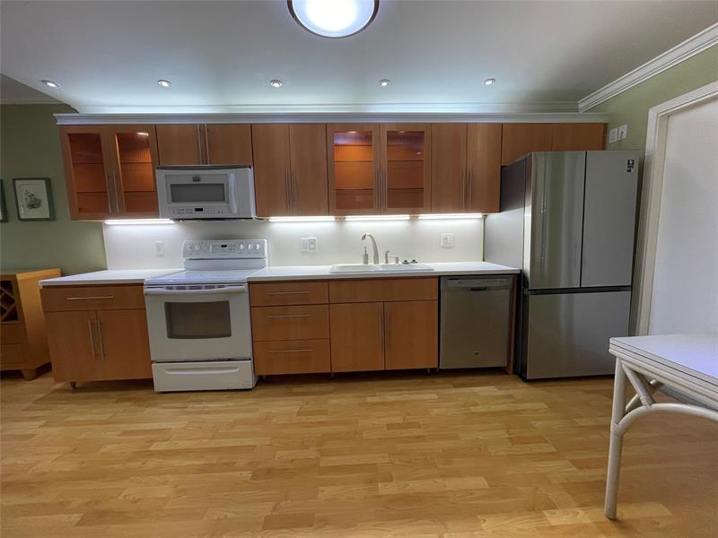 Image 5 of 46 For 3051 Palm Aire Dr  204