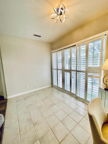 Image 9 of 15 For 4975 Garden Dr