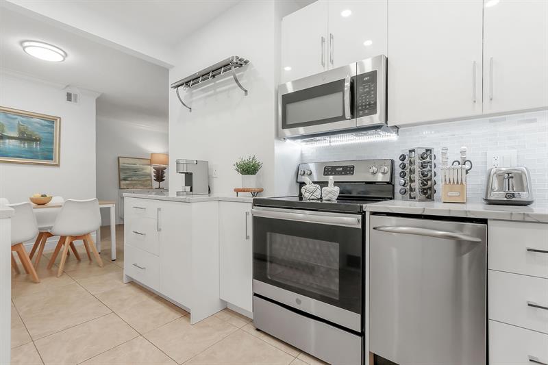 Image 10 of 14 For 2424 17th  106b